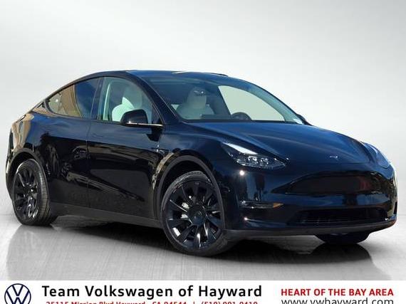 TESLA MODEL Y 2023 7SAYGAEE2PF647586 image